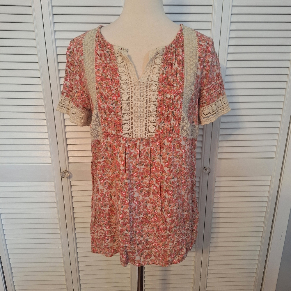 Intro. Floral pleated lace blouse top sz medium *G